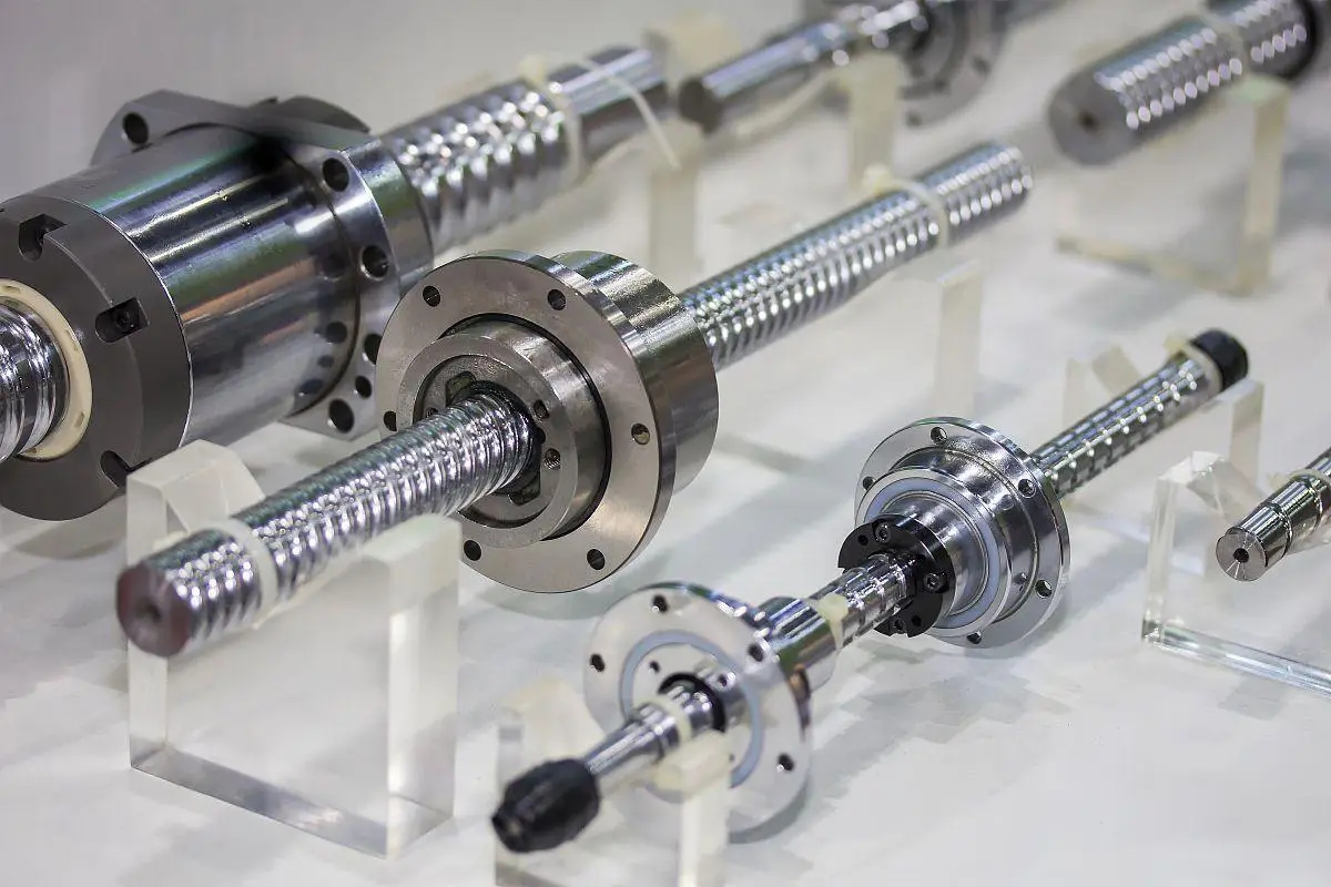 直線軸承可以旋轉(zhuǎn)嗎？